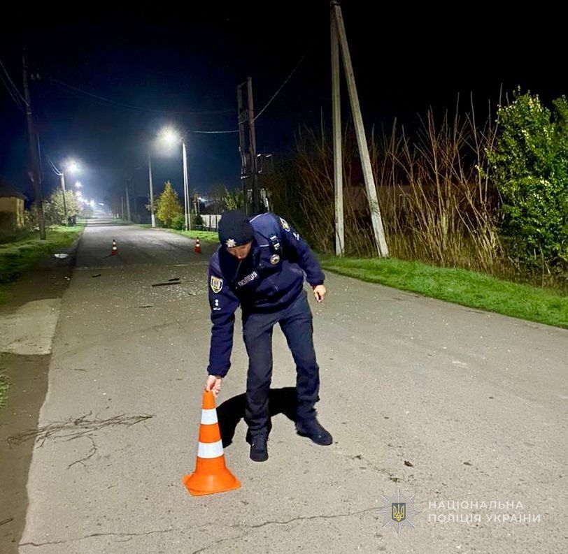 Поліцейські затримали водія автівки, який у стані алкогольного сп’яніння збив двох неповнолітніх дівчат Поліцейські затримали водія автівки, який у стані алкогольного сп’яніння збив двох неповнолітніх дівчат