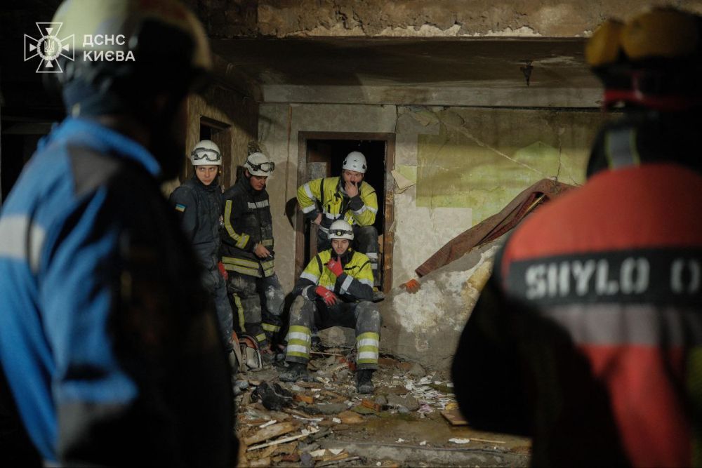 У Деснянському районі Києва завершили пошуково-рятувальні роботи: шестеро загиблих, п'ять постраждалих У Деснянському районі Києва завершили пошуково-рятувальні роботи: шестеро загиблих, п'ять постраждалих