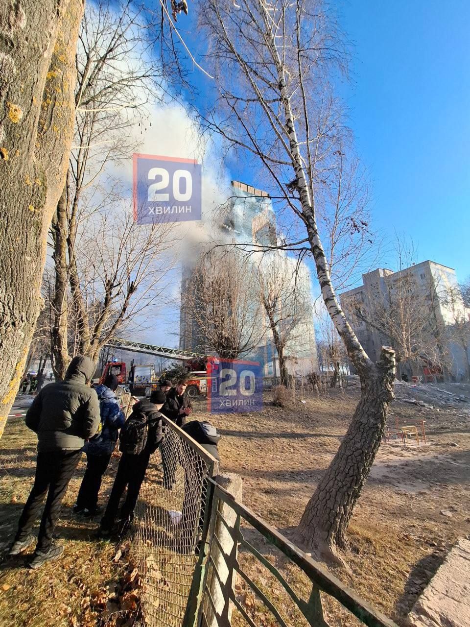 З-під завалів дістають тіла: показали наслідки російського терору в Тернополі (фото) З-під завалів дістають тіла: показали наслідки російського терору в Тернополі (фото)