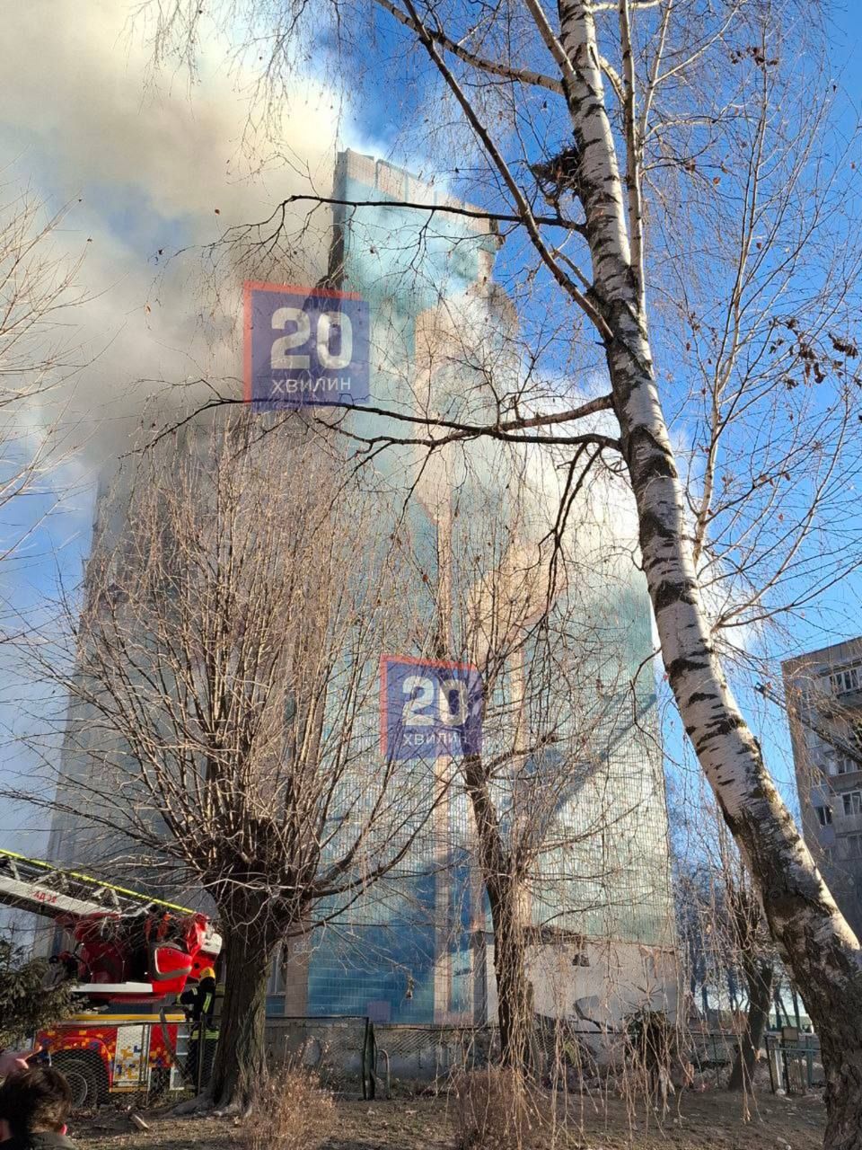 З-під завалів дістають тіла: показали наслідки російського терору в Тернополі (фото) З-під завалів дістають тіла: показали наслідки російського терору в Тернополі (фото)