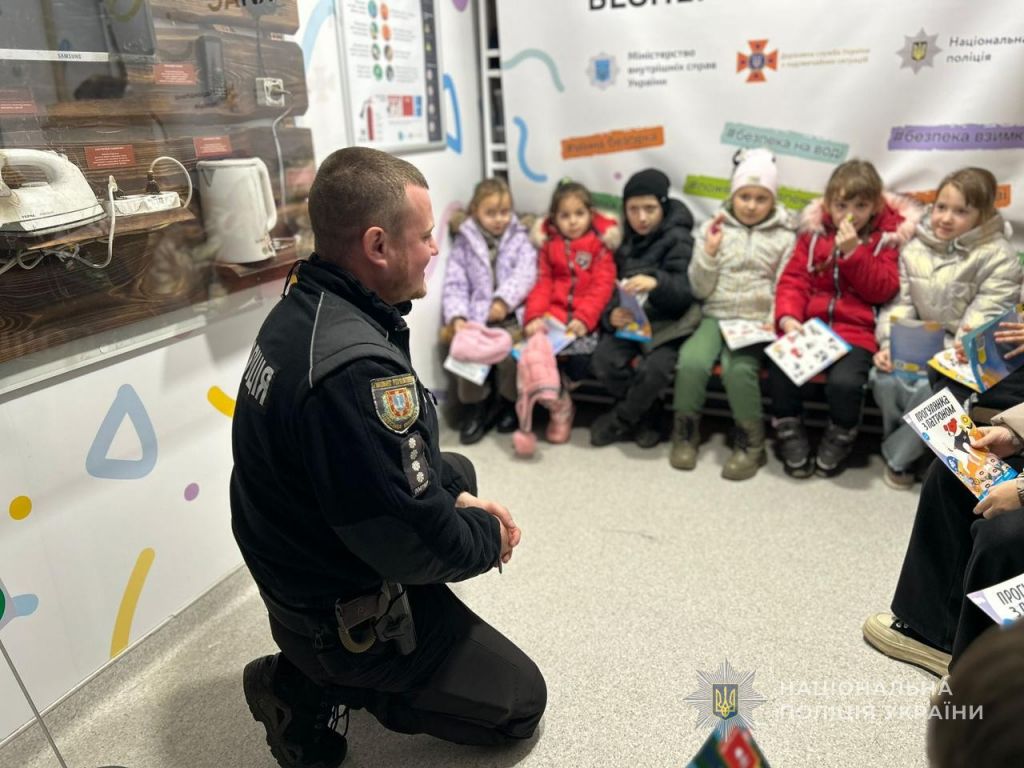 Мобільні класи безпеки продовжують подорожувати Одещиною для навчання дітей безпеці життєдіяльності в умовах війни Мобільні класи безпеки продовжують подорожувати Одещиною для навчання дітей безпеці життєдіяльності в умовах війни