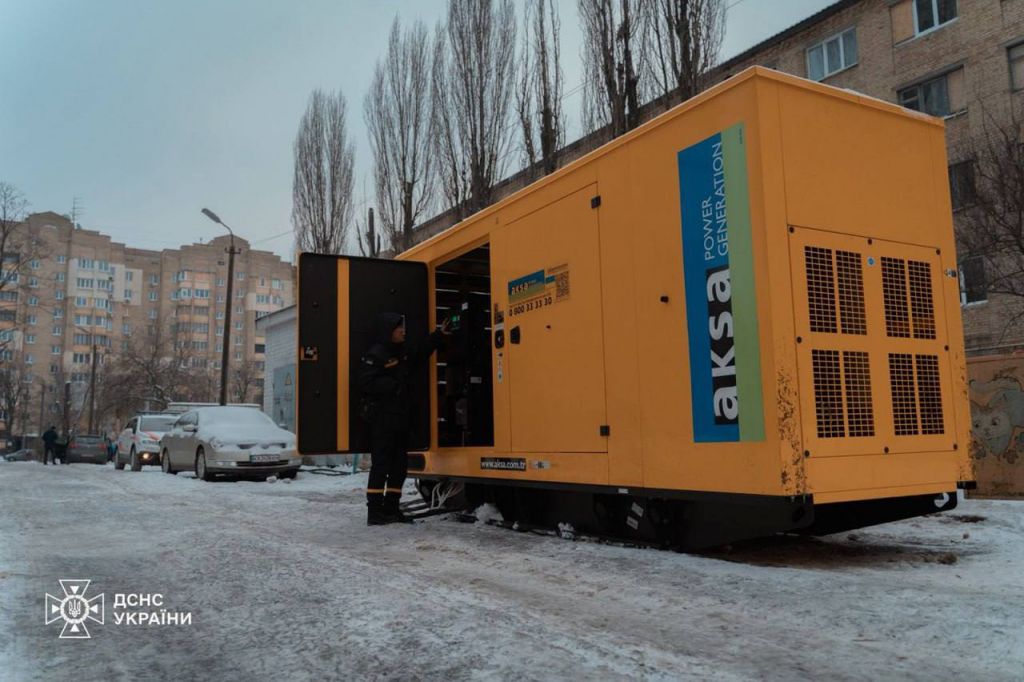 Минулого тижня рятувальники ДСНС здійснили понад 6000 виїздів для ліквідації надзвичайних ситуацій і врятували 173 людини. Минулого тижня рятувальники ДСНС здійснили понад 6000 виїздів для ліквідації надзвичайних ситуацій і врятували 173 людини.