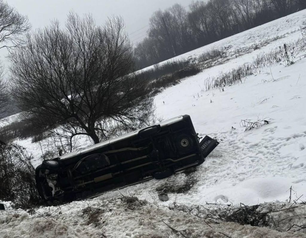 На Закарпатті в ДТП потрапив мікроавтобус з дітьми, які їхали на відпочинок до Карпат(фото) На Закарпатті в ДТП потрапив мікроавтобус з дітьми, які їхали на відпочинок до Карпат(фото)