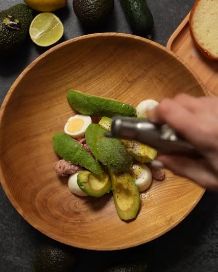 Намазка з авокадо та тунцем: рецепт ідеального сніданку за 5 хв. Намазка з авокадо та тунцем: рецепт ідеального сніданку за 5 хв.