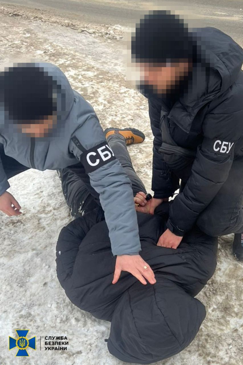 Хабарі та підроблені документи: СБУ заблокувала мережу "ухилянтських" схем по всій Україні(фото) Хабарі та підроблені документи: СБУ заблокувала мережу "ухилянтських" схем по всій Україні(фото)