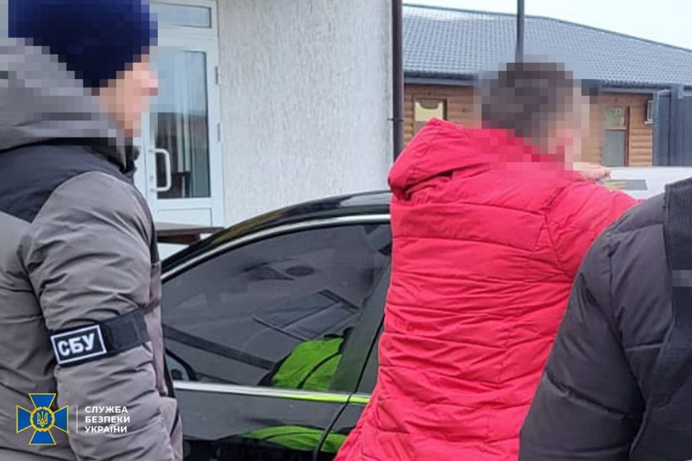 Хабарі та підроблені документи: СБУ заблокувала мережу "ухилянтських" схем по всій Україні(фото) Хабарі та підроблені документи: СБУ заблокувала мережу "ухилянтських" схем по всій Україні(фото)