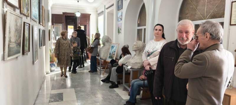 В Ізмаїлі пройшла виставка «Перезавантаження. Код весни»(фото) В Ізмаїлі пройшла виставка «Перезавантаження. Код весни»(фото)