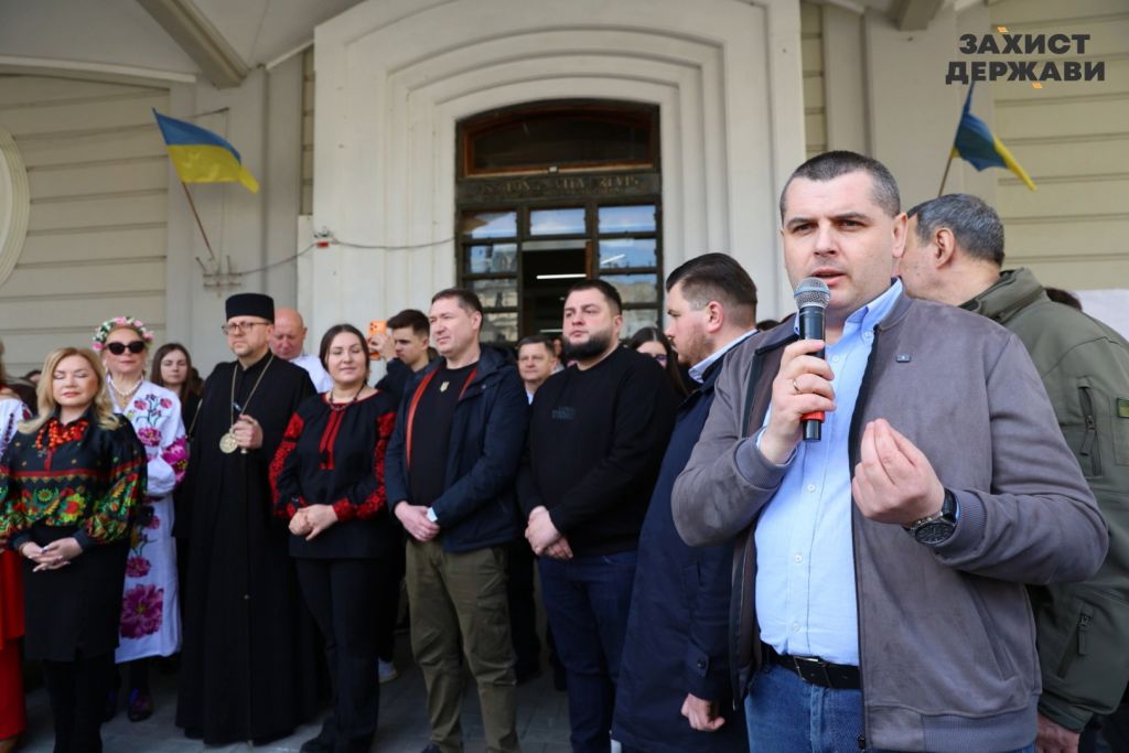 Рекорд України: у Львові сотні людей одночасно створили 1720 писанок Рекорд України: у Львові сотні людей одночасно створили 1720 писанок