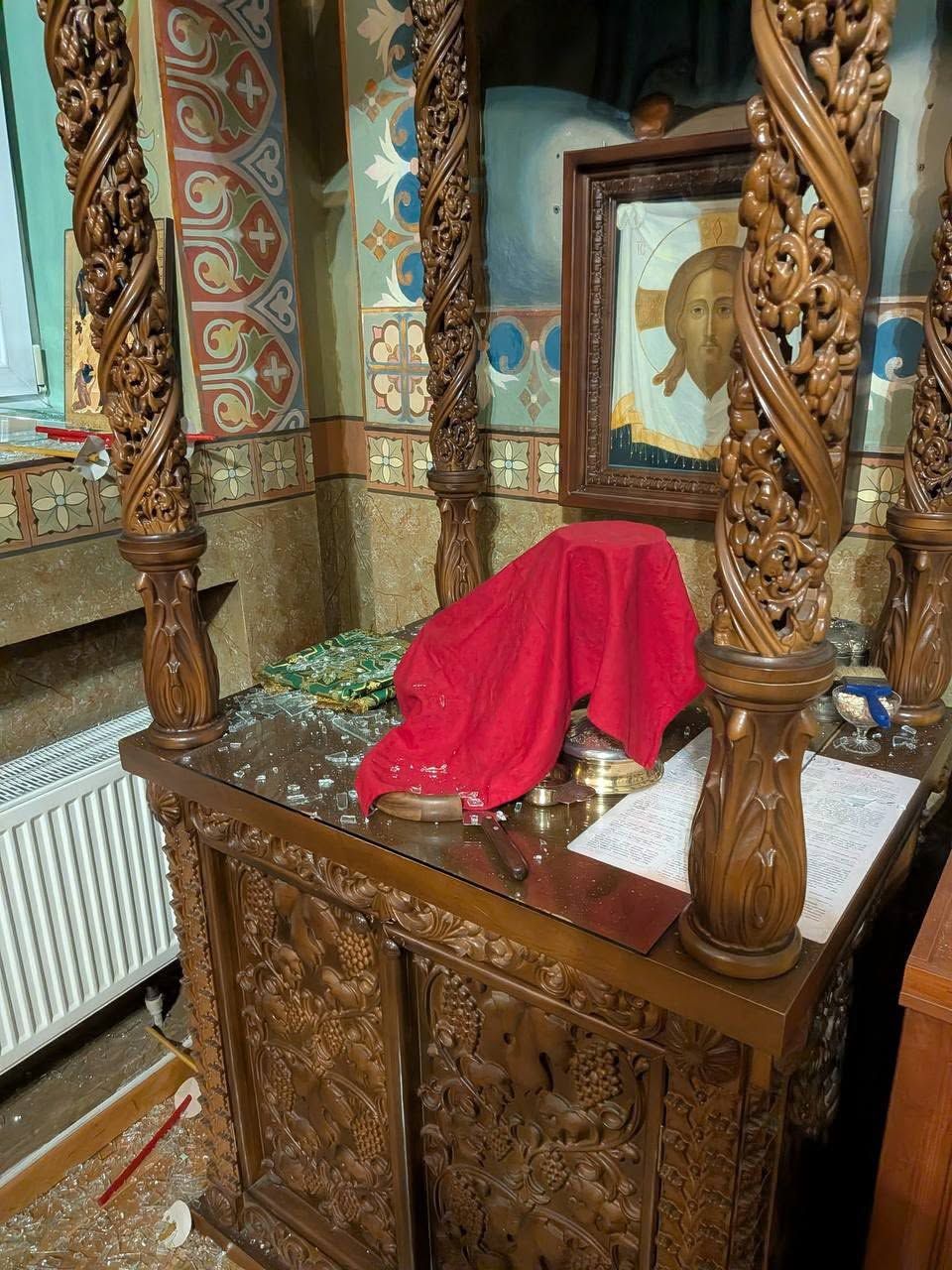 Внаслідок нічної атаки на Чорноморськ пошкоджено Спасо-Преображенський храм(фото) Внаслідок нічної атаки на Чорноморськ пошкоджено Спасо-Преображенський храм(фото)
