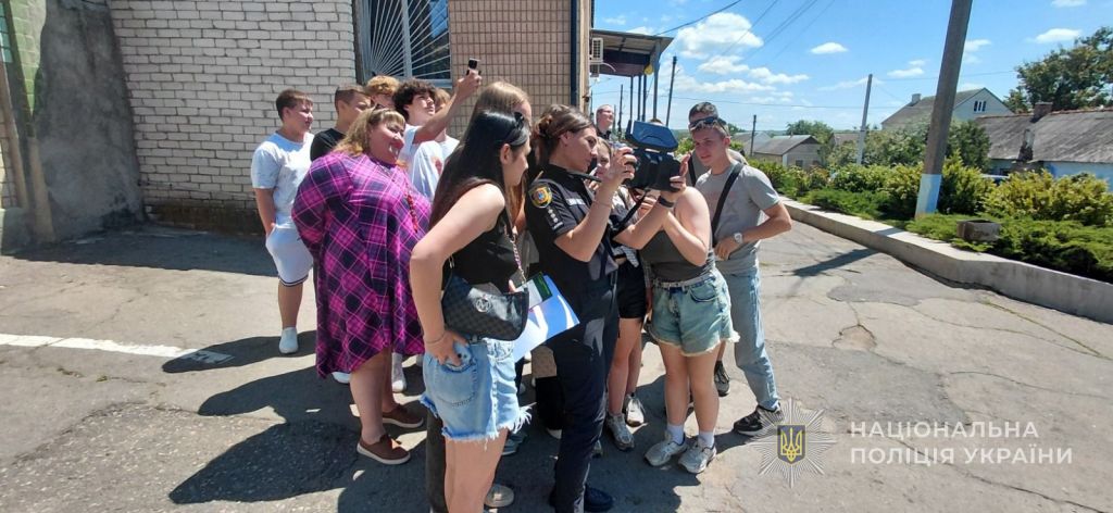 Поліцейські Одещини запросили школярів на екскурсії до підрозділів поліції Поліцейські Одещини запросили школярів на екскурсії до підрозділів поліції