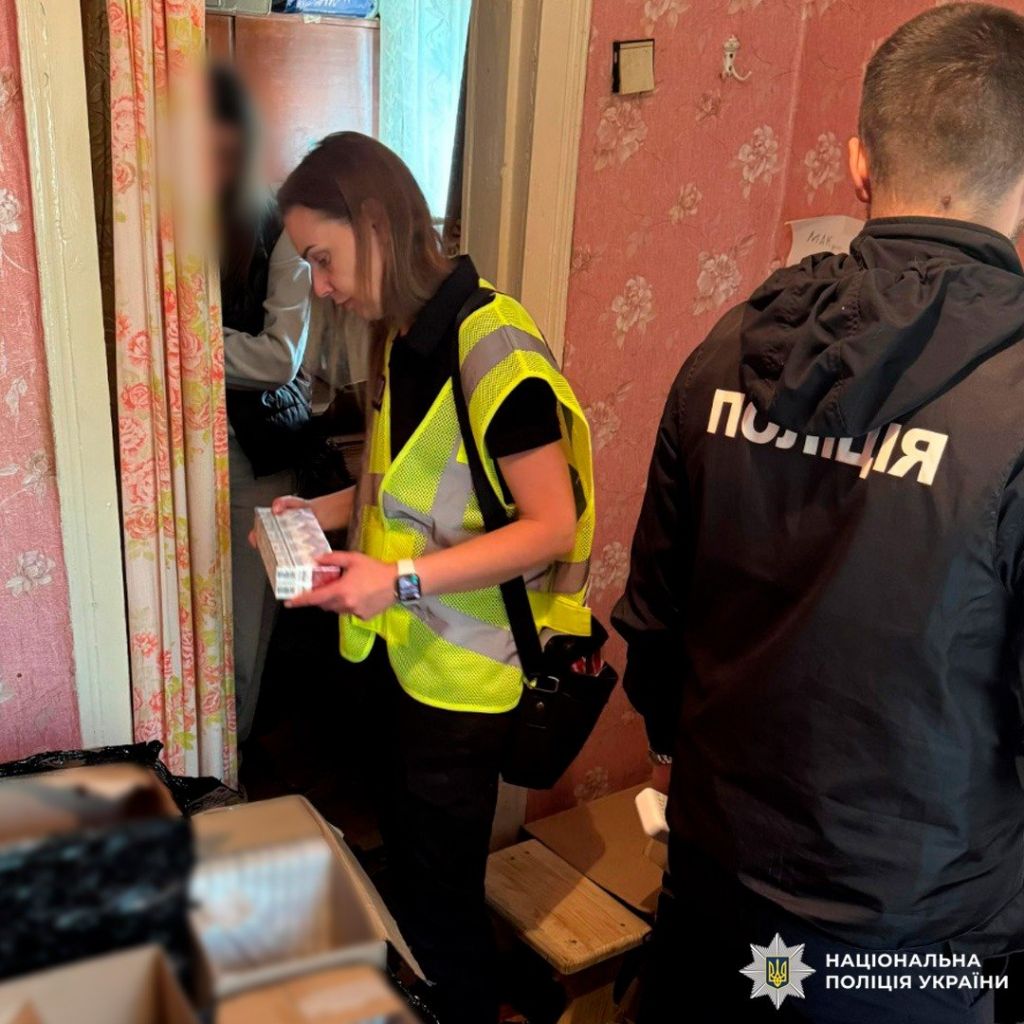На Харківщині поліція викрила три схеми збуту контрафактного тютюну та алкоголю(фото) На Харківщині поліція викрила три схеми збуту контрафактного тютюну та алкоголю(фото)