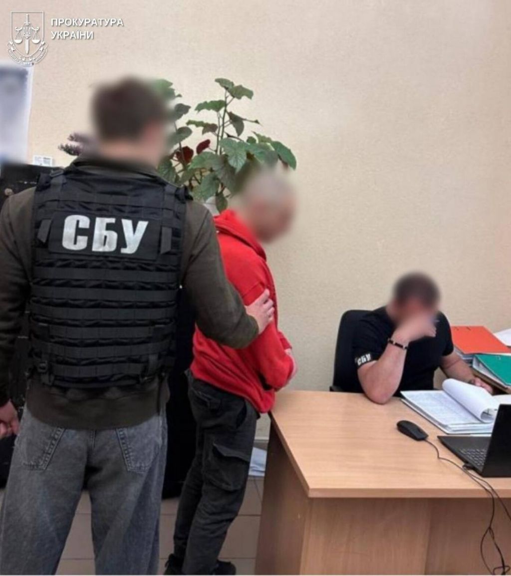 Працювали на ворога: у чотирьох областях викрили схему верифікації Starlink для окупантів(фото) Працювали на ворога: у чотирьох областях викрили схему верифікації Starlink для окупантів(фото)