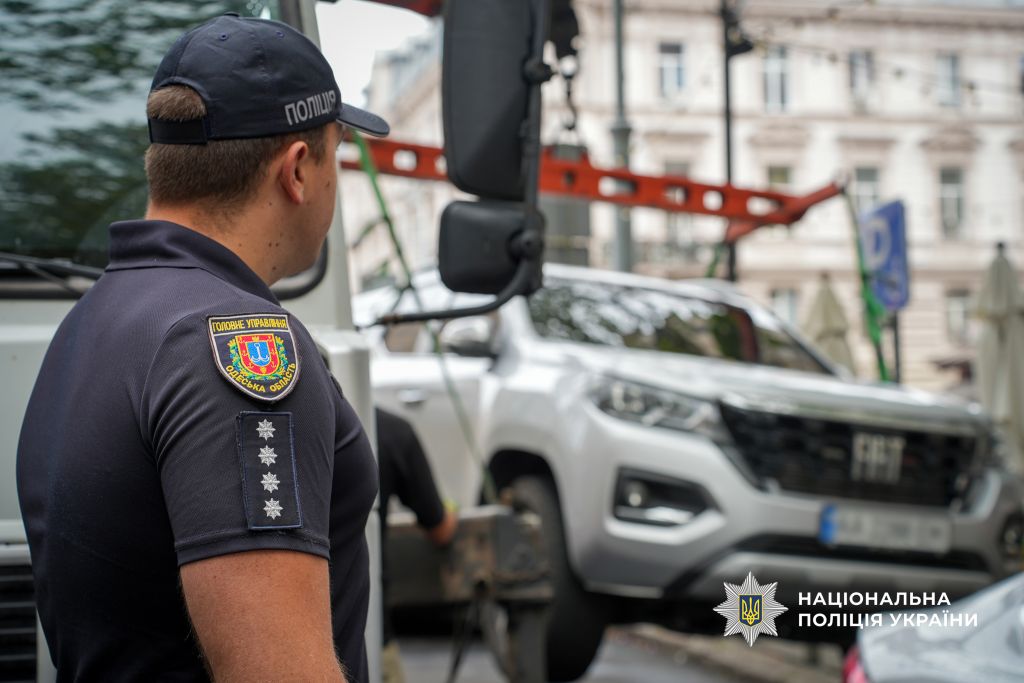 В Одесі поліцейські вчергове перевірили дотримання водіями правил паркування на місцях для людей з інвалідністю В Одесі поліцейські вчергове перевірили дотримання водіями правил паркування на місцях для людей з інвалідністю