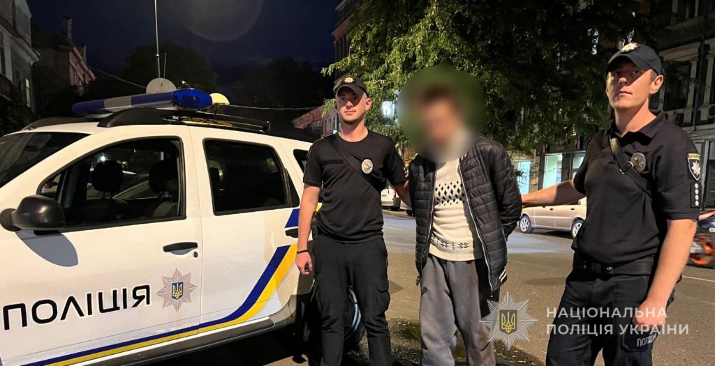 Одесита помістили до психіатричного закладу після нападів на жінок(фото) Одесита помістили до психіатричного закладу після нападів на жінок(фото)