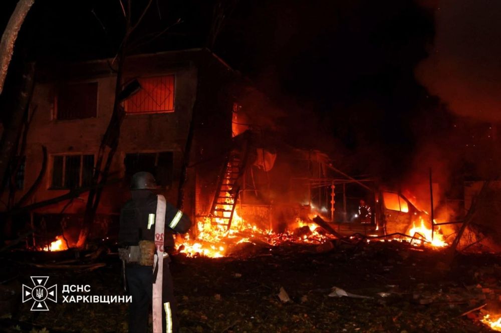 Знищені будинки, пожежі, загиблі та десятки поранених: росія масовано атакувала українські міста Знищені будинки, пожежі, загиблі та десятки поранених: росія масовано атакувала українські міста