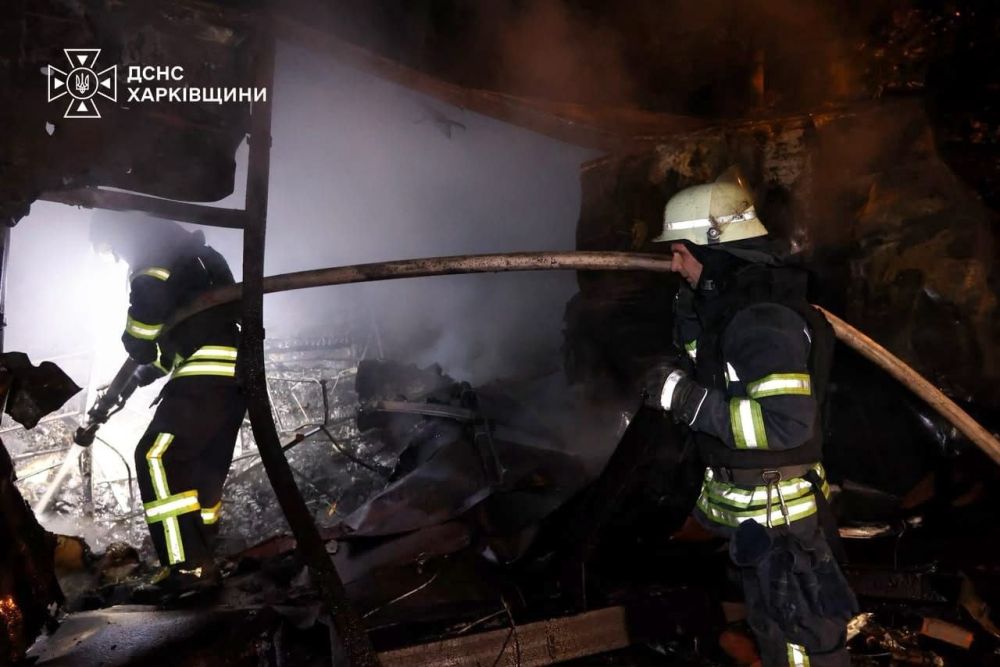 Знищені будинки, пожежі, загиблі та десятки поранених: росія масовано атакувала українські міста Знищені будинки, пожежі, загиблі та десятки поранених: росія масовано атакувала українські міста