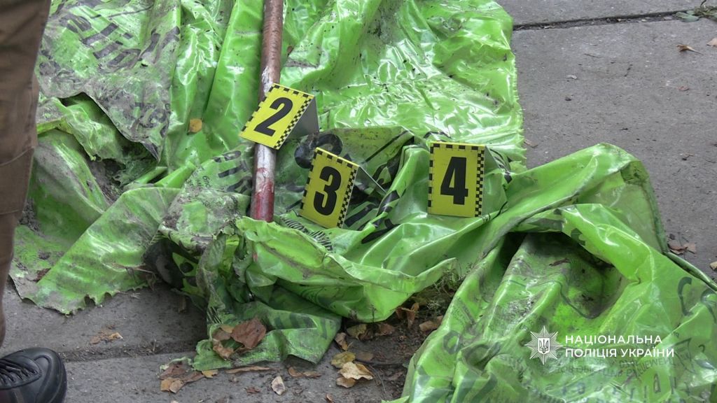 У Києві чоловік до смерті забив охоронця спортивної бази(фото) У Києві чоловік до смерті забив охоронця спортивної бази(фото)