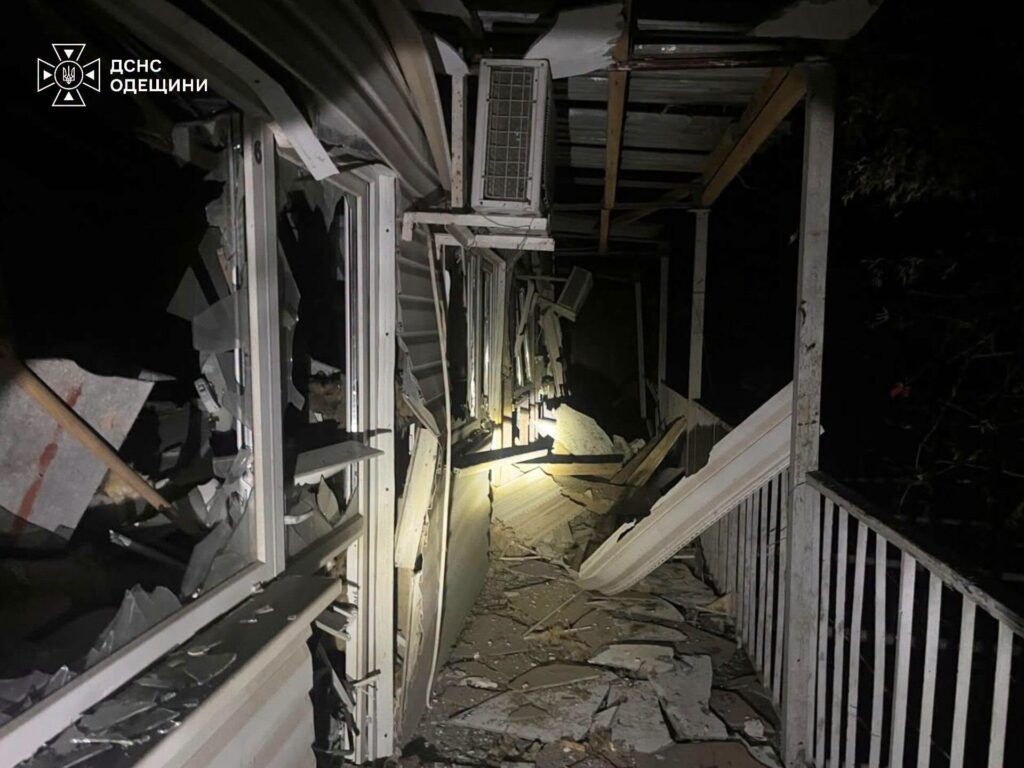 Вночі 23 жовтня росія атакувала обʼєкт енергетики та базу відпочинку на півдні Одещини Вночі 23 жовтня росія атакувала обʼєкт енергетики та базу відпочинку на півдні Одещини