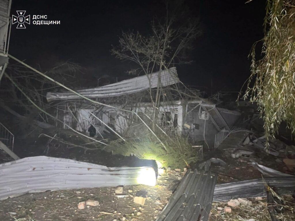 Вночі 23 жовтня росія атакувала обʼєкт енергетики та базу відпочинку на півдні Одещини Вночі 23 жовтня росія атакувала обʼєкт енергетики та базу відпочинку на півдні Одещини