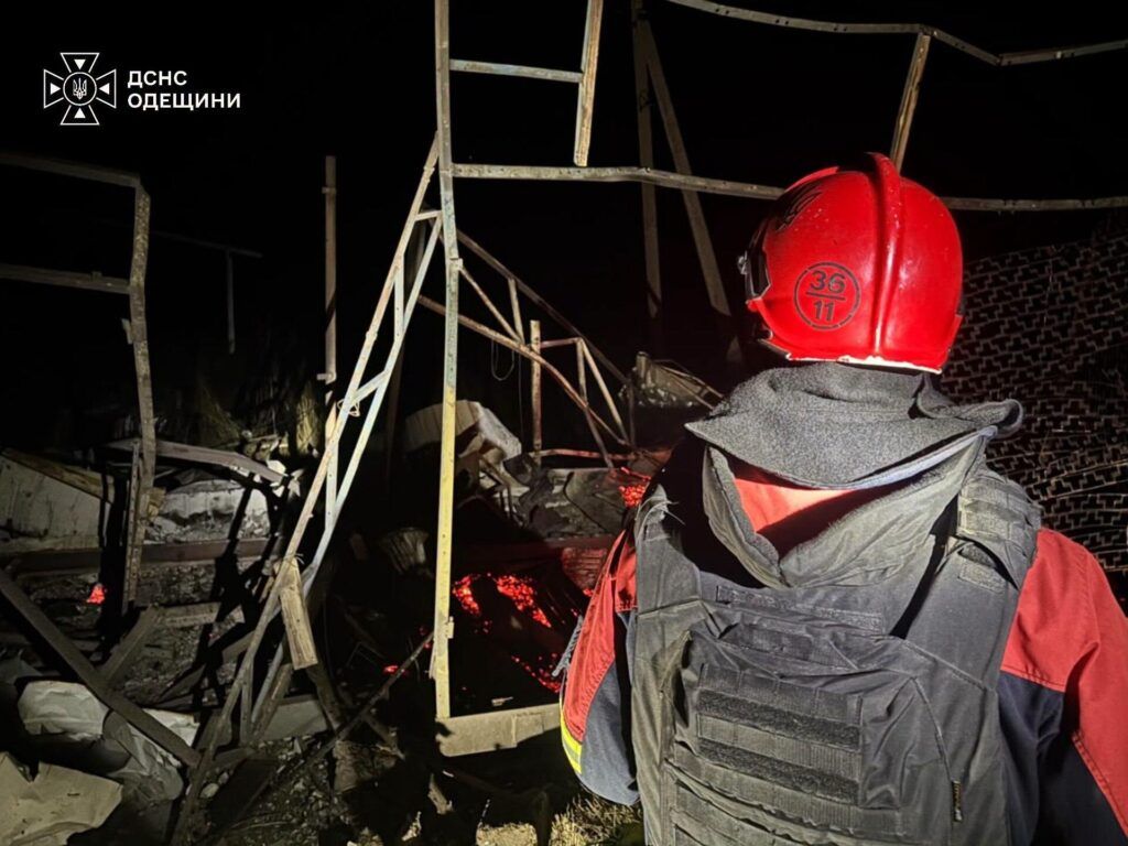 Вночі 23 жовтня росія атакувала обʼєкт енергетики та базу відпочинку на півдні Одещини Вночі 23 жовтня росія атакувала обʼєкт енергетики та базу відпочинку на півдні Одещини