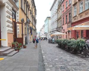 Більшість українців витрачають 30 хвилин на дорогу до ключових локацій - дослідження Більшість українців витрачають 30 хвилин на дорогу до ключових локацій - дослідження