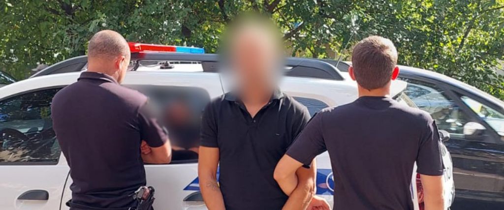 Рецидивіст тричі "мінував" об'єкти в Одеському районі заради розваги Рецидивіст тричі "мінував" об'єкти в Одеському районі заради розваги