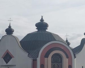 У Польщі невідомі понівечили українську церкву У Польщі невідомі понівечили українську церкву