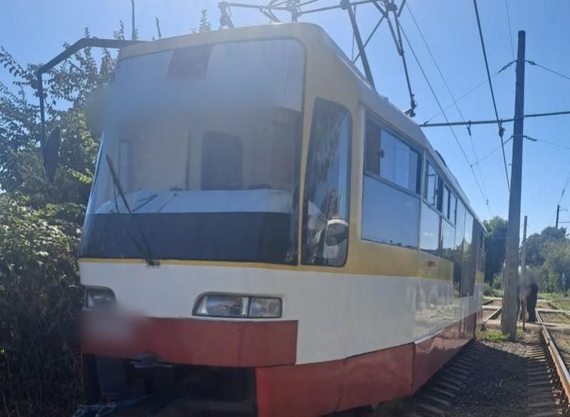 Трамвай наїхав на пенсіонерку в Одеському районі Трамвай наїхав на пенсіонерку в Одеському районі