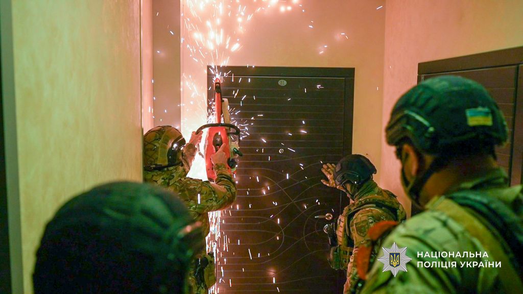 В Одесі поліція викрила транснаціональну шахрайську мережу з фіктивними інвестиціями В Одесі поліція викрила транснаціональну шахрайську мережу з фіктивними інвестиціями