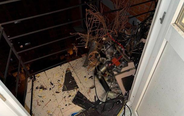 Два нерозірвані дрони дістали із квартир у Києві Два нерозірвані дрони дістали із квартир у Києві