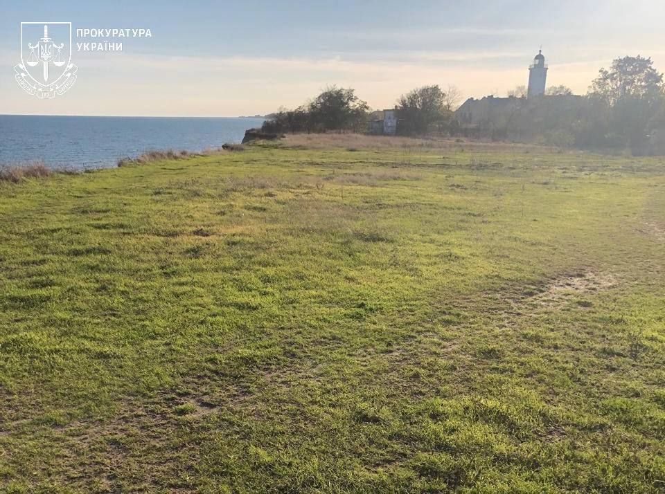 На Одещині жінка оформила на себе 1,5 га узбережжя Чорного моря – прокуратура (фото) На Одещині жінка оформила на себе 1,5 га узбережжя Чорного моря – прокуратура (фото)