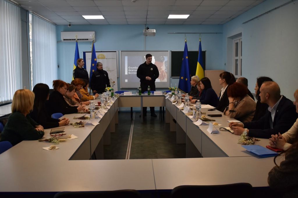 Команда освітнього центру СОУП Ізмаїл взяла участь у робочій нараді з представниками освітянської спільноти Ізмаїла, Рені та передмістя(фото) Команда освітнього центру СОУП Ізмаїл взяла участь у робочій нараді з представниками освітянської спільноти Ізмаїла, Рені та передмістя(фото)