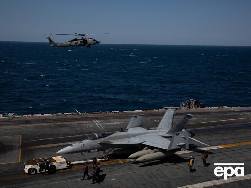 Вертоліт і винищувач ВМС США майже одночасно впали в Південнокитайське море Вертоліт і винищувач ВМС США майже одночасно впали в Південнокитайське море