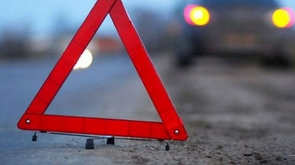 ДТП на Об’їзній дорозі: легковик розірвало навпіл, є постраждалі ДТП на Об’їзній дорозі: легковик розірвало навпіл, є постраждалі