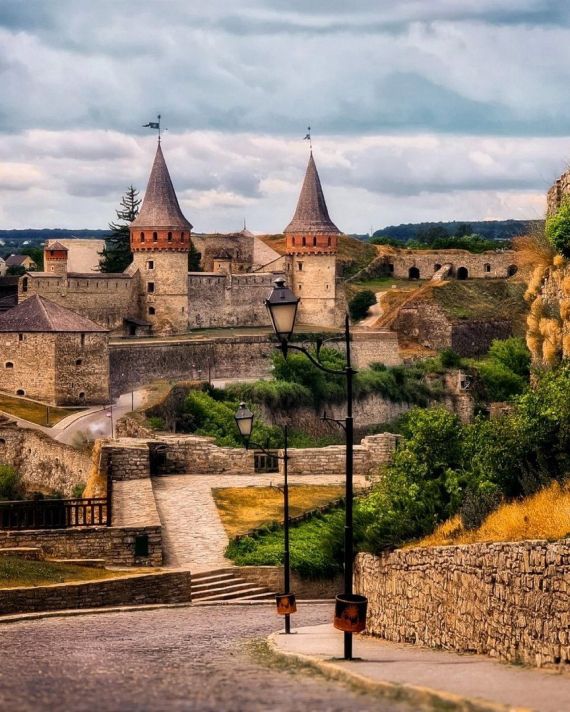 Вісім мальовничих місць в Україні, які створюють казкову атмосферу восени Вісім мальовничих місць в Україні, які створюють казкову атмосферу восени