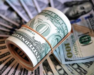Уперше з початку року долар офіційно вище 42 грн Уперше з початку року долар офіційно вище 42 грн