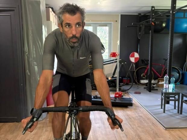 Все пішло не так: Велосипедист із Франції намагався побити світовий рекорд, але опинився в російській в'язниці Все пішло не так: Велосипедист із Франції намагався побити світовий рекорд, але опинився в російській в'язниці