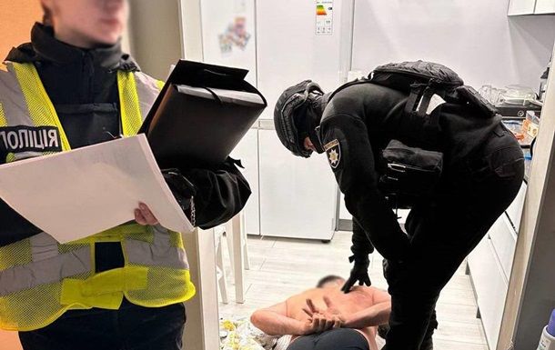 В Києві чоловік влаштував стрілянину по перехожих В Києві чоловік влаштував стрілянину по перехожих