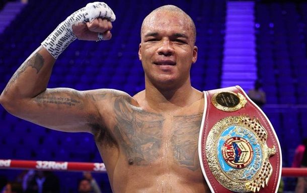 Вордлі побачив недосконалість Усика і не має наміру поступатися йому в бою Вордлі побачив недосконалість Усика і не має наміру поступатися йому в бою