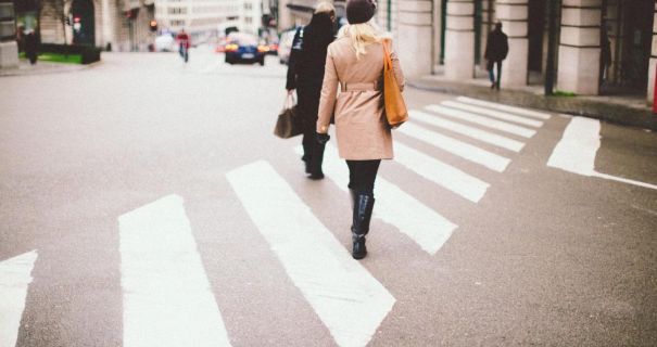 Вперше в історії: європейська країна обмежила швидкість пішоходів на тротуарах Вперше в історії: європейська країна обмежила швидкість пішоходів на тротуарах