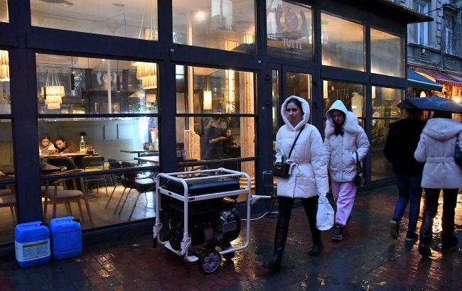 "Укренерго" повернуло графіки погодинних відключень: триватимуть до 22:00 "Укренерго" повернуло графіки погодинних відключень: триватимуть до 22:00