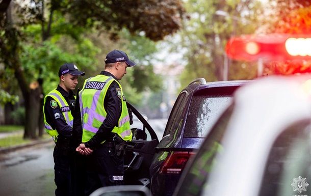 Чоловік з Вінниччини "заробив" понад 1000 штрафів за порушення ПДР Чоловік з Вінниччини "заробив" понад 1000 штрафів за порушення ПДР