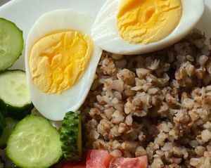 Яку їжу та напої не поєднують з гречкою: перелік здивує Яку їжу та напої не поєднують з гречкою: перелік здивує