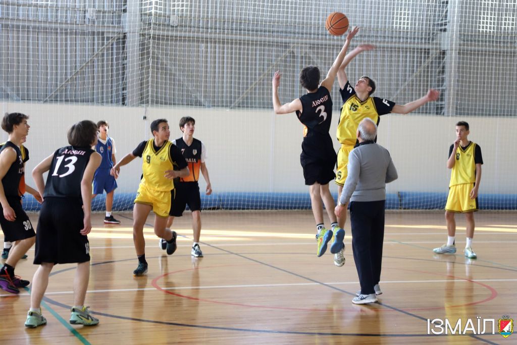 В умовах повномасштабного воєнного вторгнення росії в Україну завдяки мужності та самовідданості наших Сил безпеки та оборони в Ізмаїлі спортивне та тренувальне життя продовжується В умовах повномасштабного воєнного вторгнення росії в Україну завдяки мужності та самовідданості наших Сил безпеки та оборони в Ізмаїлі спортивне та тренувальне життя продовжується