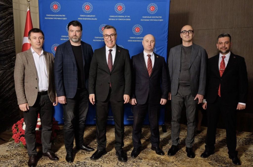 Ізмаїльський порт зміцнює співпрацю та збільшення вантажообігу із Туреччиною Ізмаїльський порт зміцнює співпрацю та збільшення вантажообігу із Туреччиною