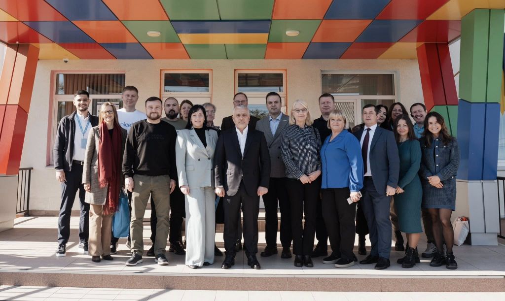 До Одещини завітала спільна делегація ЮНІСЕФ та Послів Республіки Хорватія, Фінляндії та Королівства Нідерландів в Україні, яку очолив Голова ЮНІСЕФ в Україні Мунір Мамедзаде До Одещини завітала спільна делегація ЮНІСЕФ та Послів Республіки Хорватія, Фінляндії та Королівства Нідерландів в Україні, яку очолив Голова ЮНІСЕФ в Україні Мунір Мамедзаде