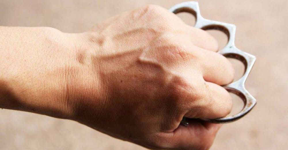 Рік умовно за кастет: жителя міста Ізмаїл визнали винним у незаконному зберіганні зброї Рік умовно за кастет: жителя міста Ізмаїл визнали винним у незаконному зберіганні зброї