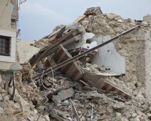 Минулої ночі землетрус забрав життя 20 людей Минулої ночі землетрус забрав життя 20 людей