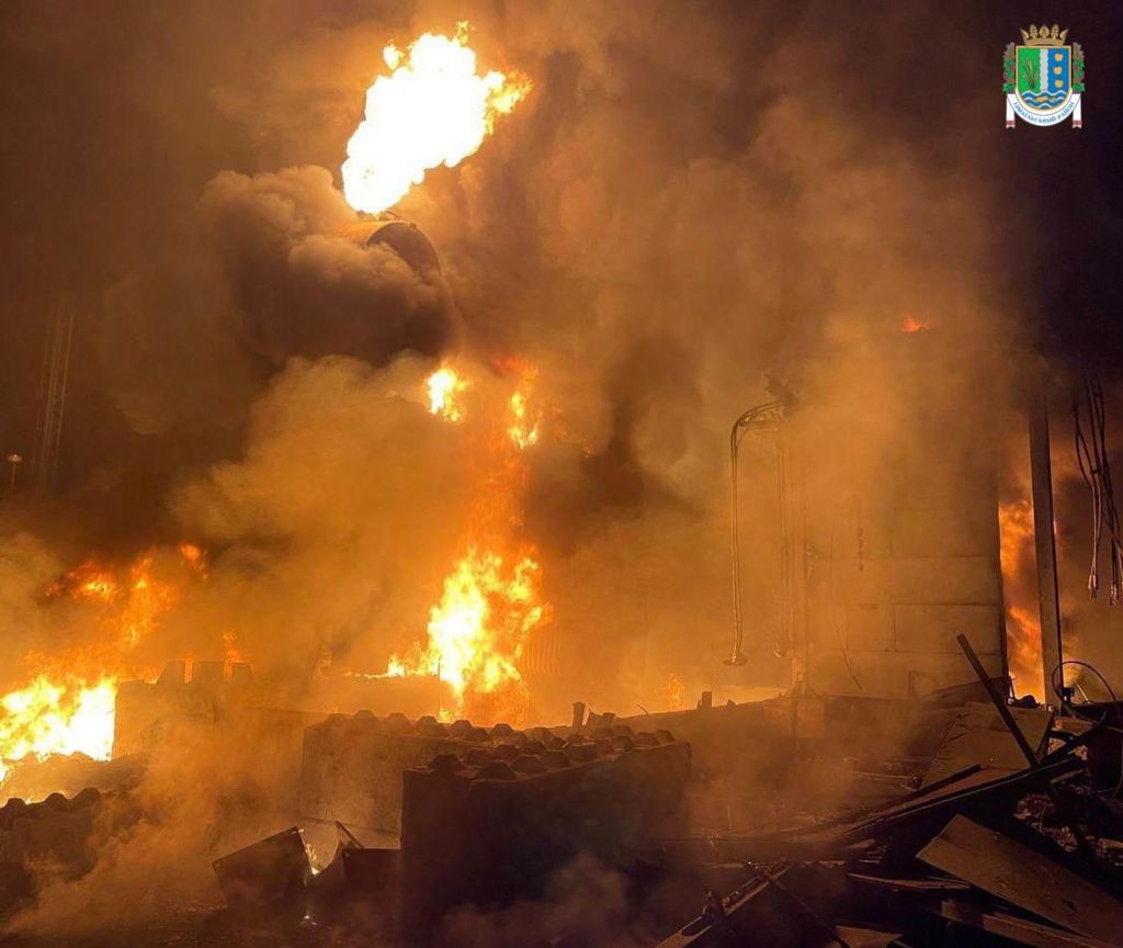 Оперативний штаб Ізмаїльської РДА повідомляє: Вночі 4 листопада ворог масовано атакував енергетичну та портову інфраструктуру Ізмаїльського району Оперативний штаб Ізмаїльської РДА повідомляє: Вночі 4 листопада ворог масовано атакував енергетичну та портову інфраструктуру Ізмаїльського району