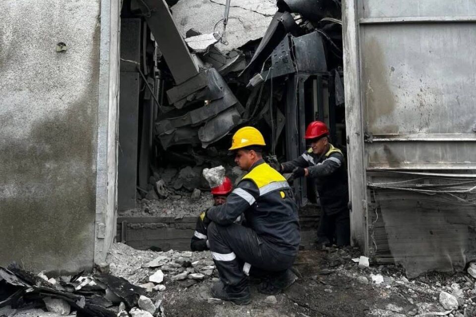 Енергетикам знадобиться тривалий час для відновлення обладнання після атаки по Одещині в ніч на 4 листопада Енергетикам знадобиться тривалий час для відновлення обладнання після атаки по Одещині в ніч на 4 листопада